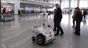5G patrol robotic with MIC Robot di pattuglia 5G contro il Covid-19